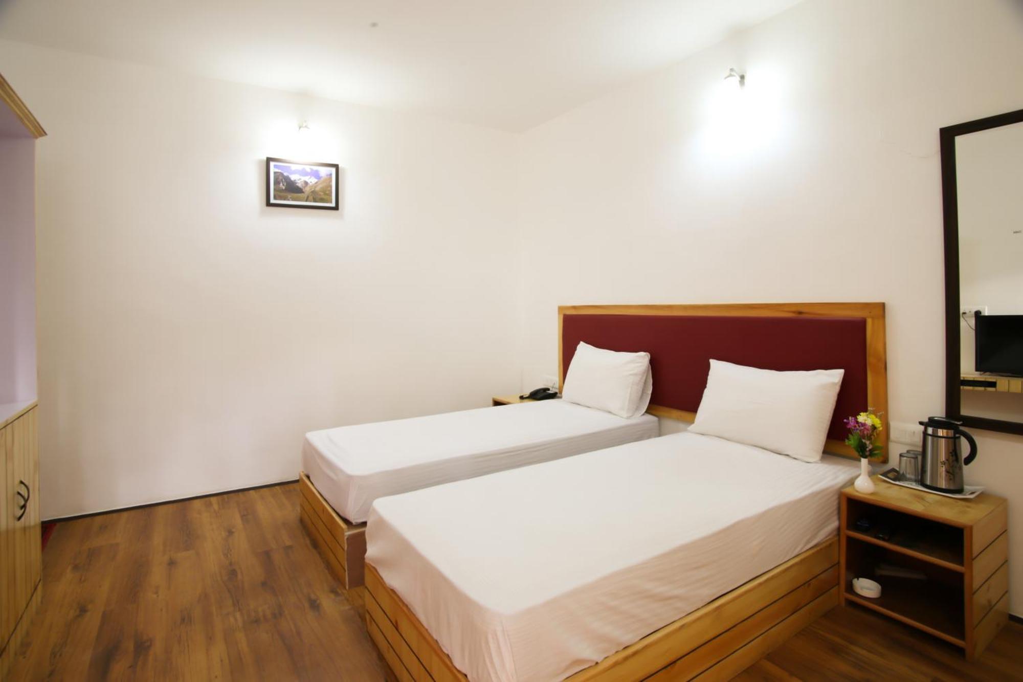 Hotel Lhalingkha Лех Екстериор снимка