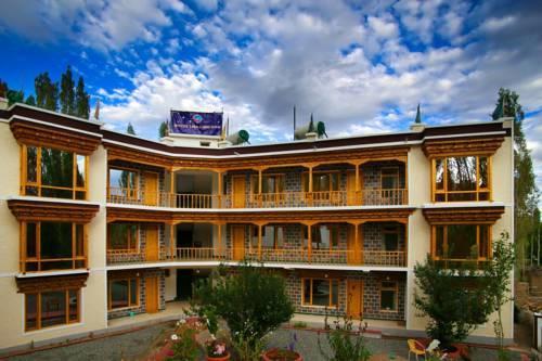 Hotel Lhalingkha Лех Екстериор снимка